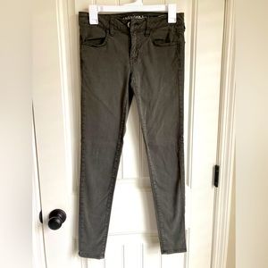 🚫SOLD!!!🚫 American Eagle Outfitters Olive Green Jeggings